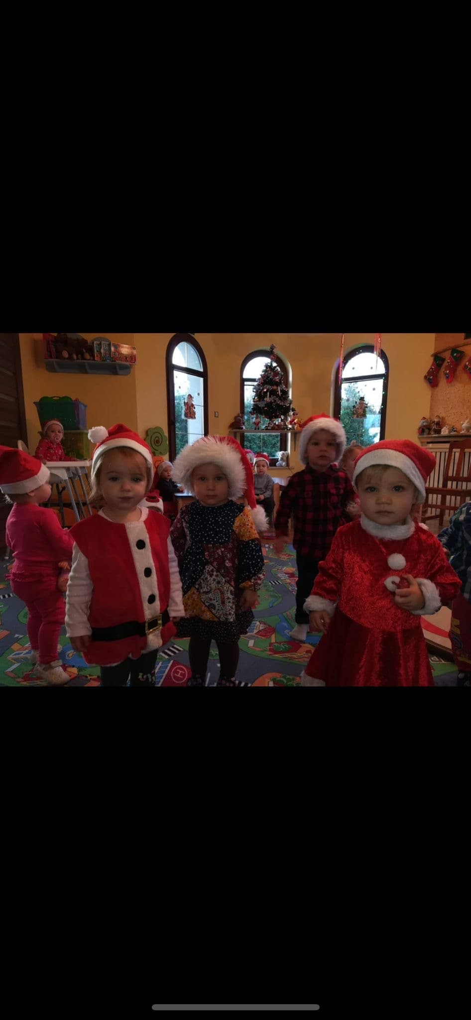 Dzieci podczas zajęć w klubiku