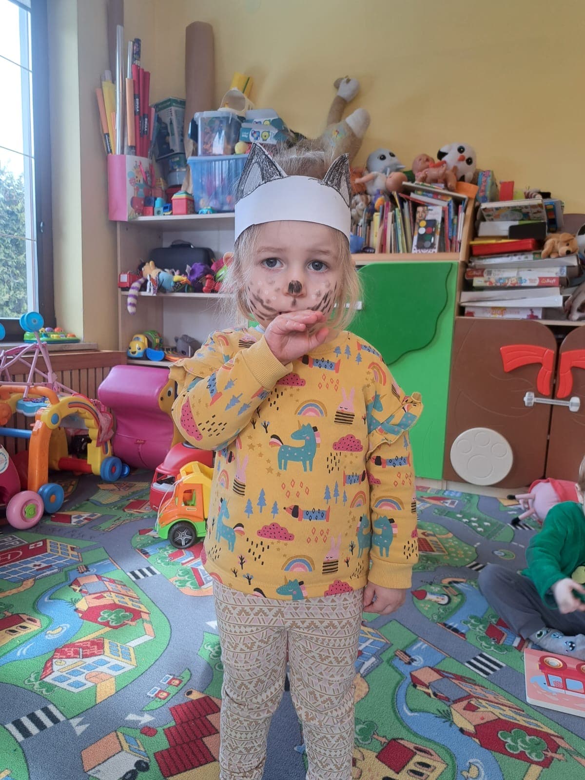 Dzieci podczas zajęć w klubiku