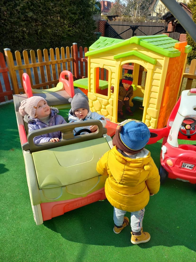 Szczęśliwe dzieci w Klubiku Miś