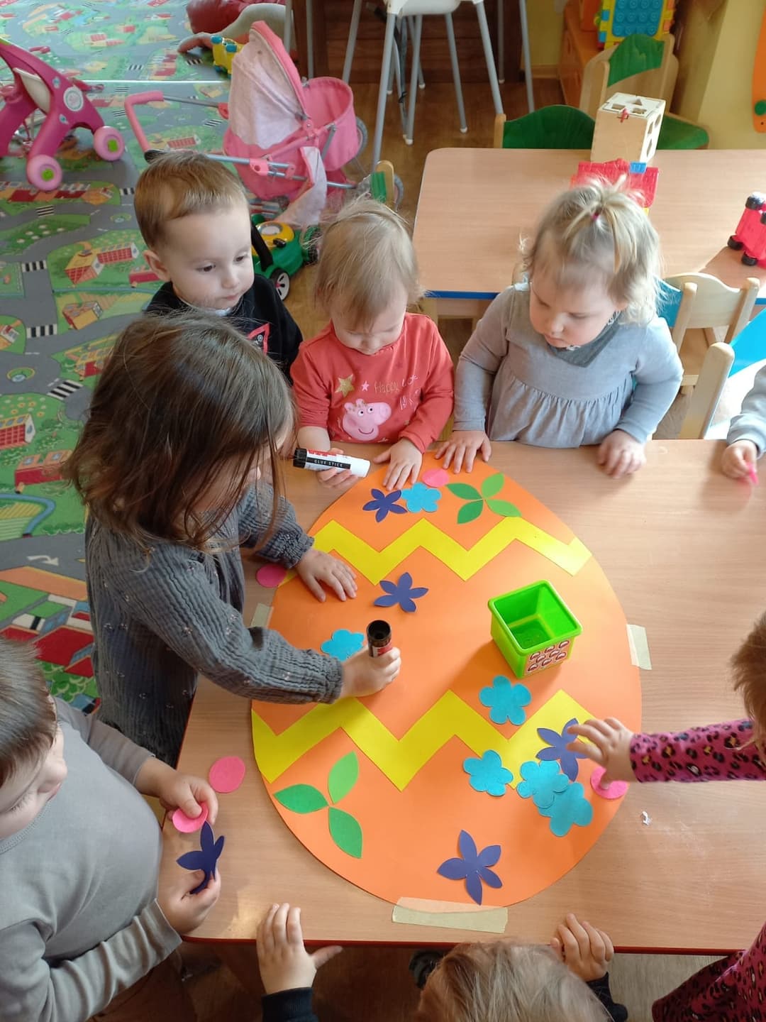 Dzieci bawiące się w Klubie Miś w Osowej